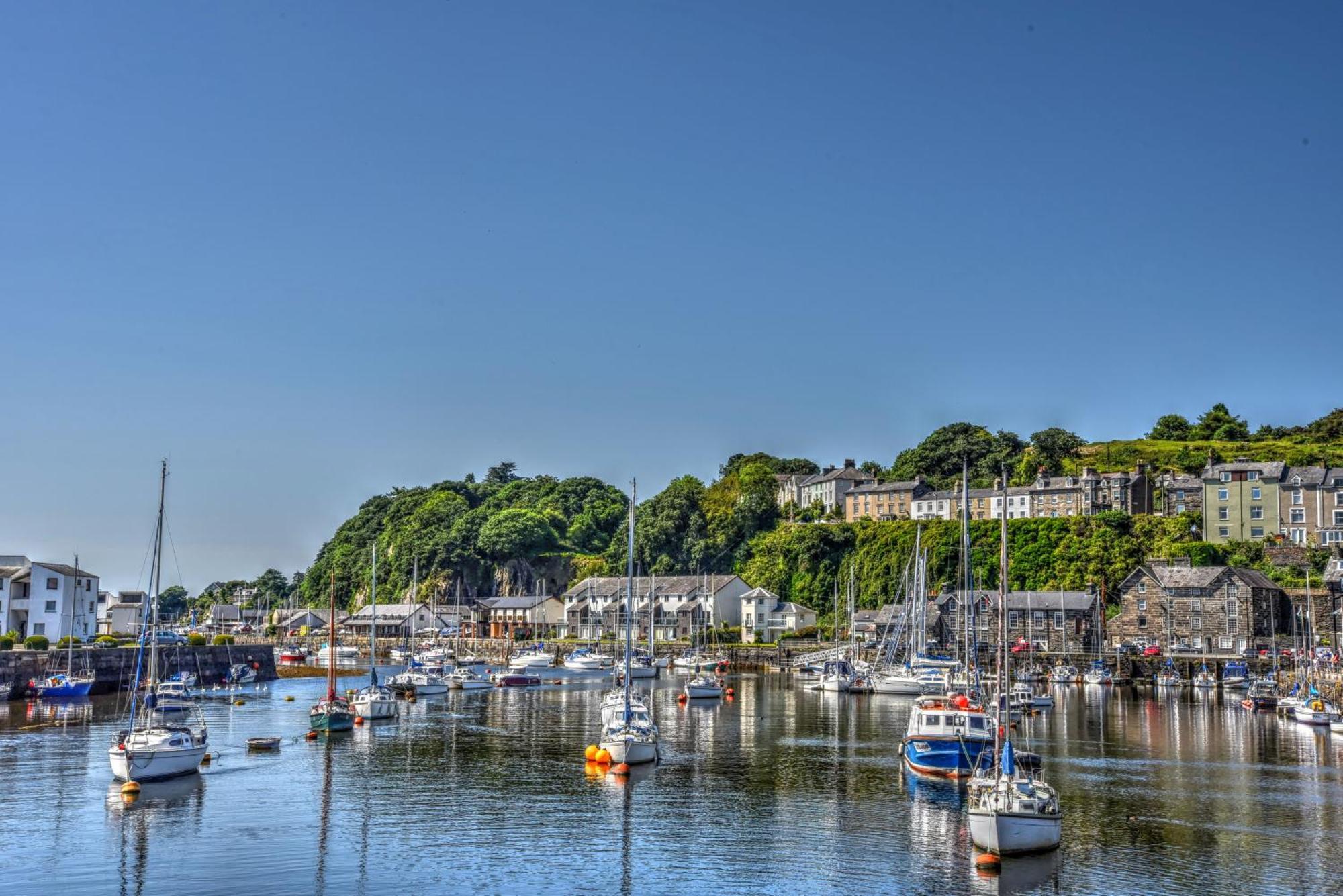 Porthmadog, Sleeps 11, 5 Bedrooms, 5 Bathrooms, Mountain Views Kültér fotó